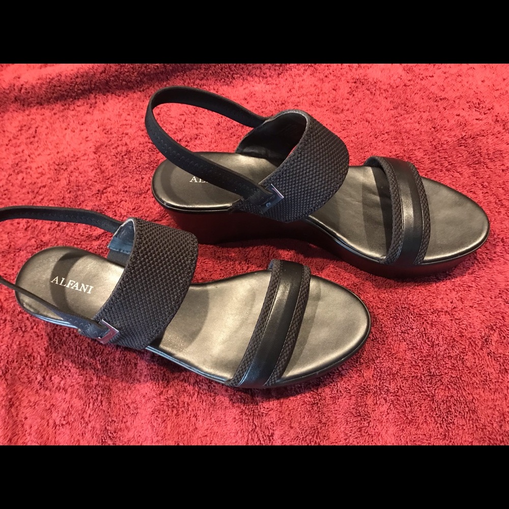Alfani Sandle’s